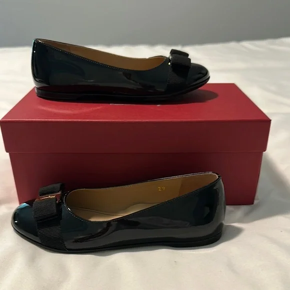 Salvatore Ferragamo Kids Black Flats